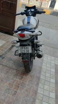 White TVS Apache RTR 160