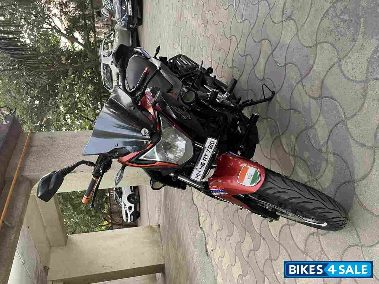 Orange Honda CB Hornet 160R