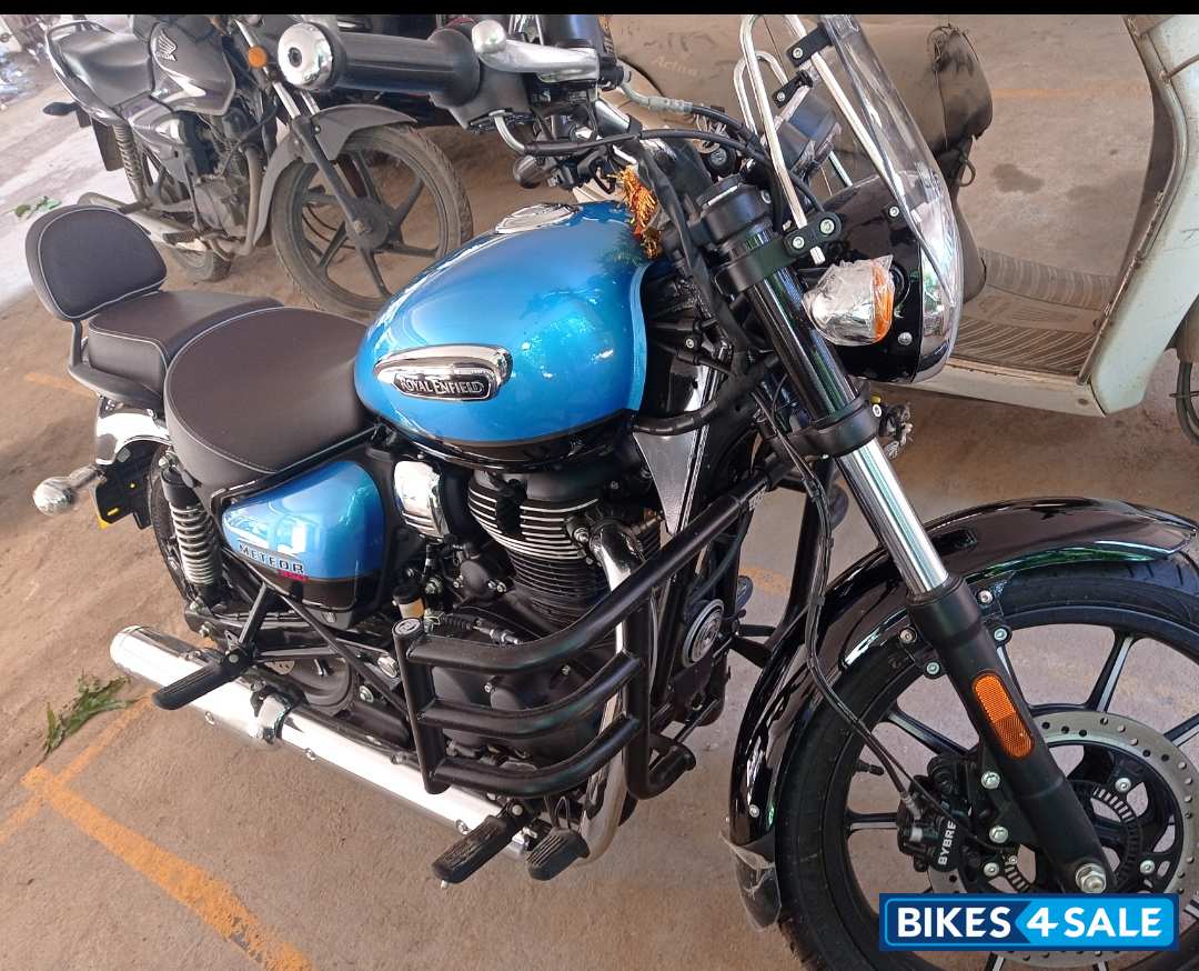 Blue Royal Enfield Meteor 350 Supernova