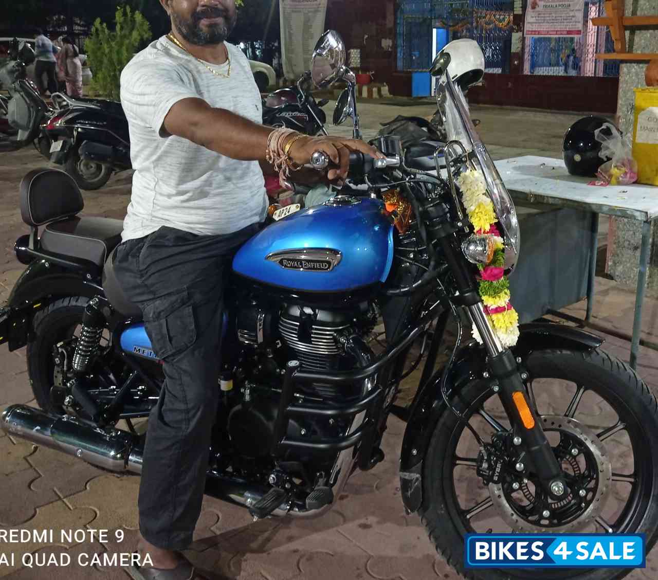 Blue Royal Enfield Meteor 350 Supernova
