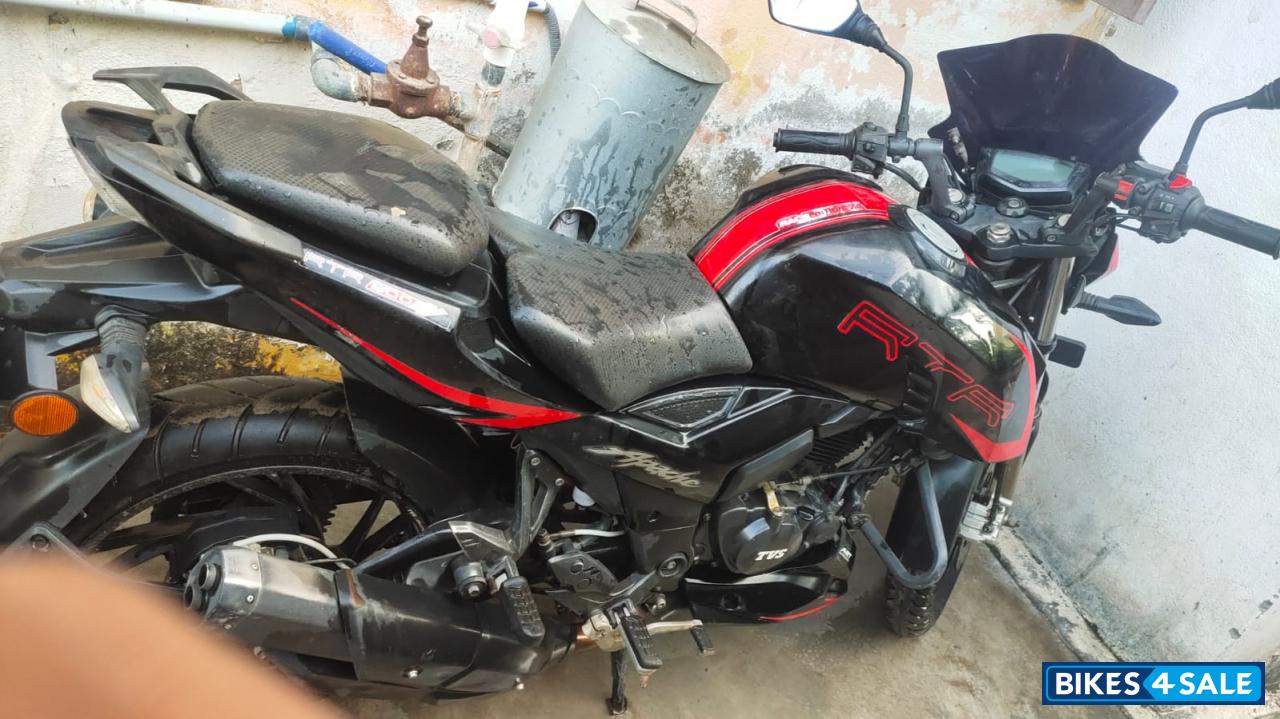 Black TVS Apache RTR 200 4V ABS Race Edition 2.0