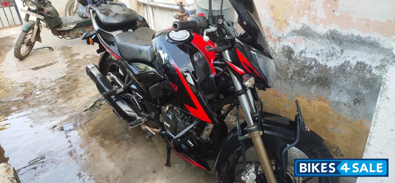Black TVS Apache RTR 200 4V ABS Race Edition 2.0