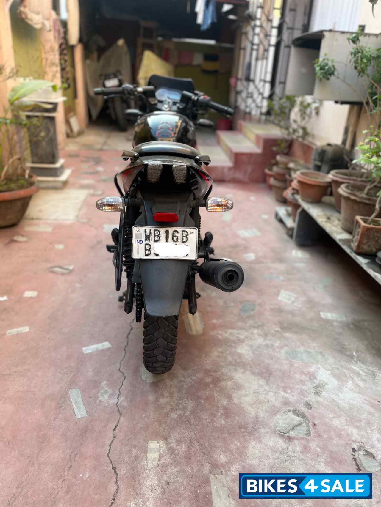 Black Bajaj Pulsar 150 Twin Disc BS6 Black Bajaj Pulsar 150 Twin Disc BS6