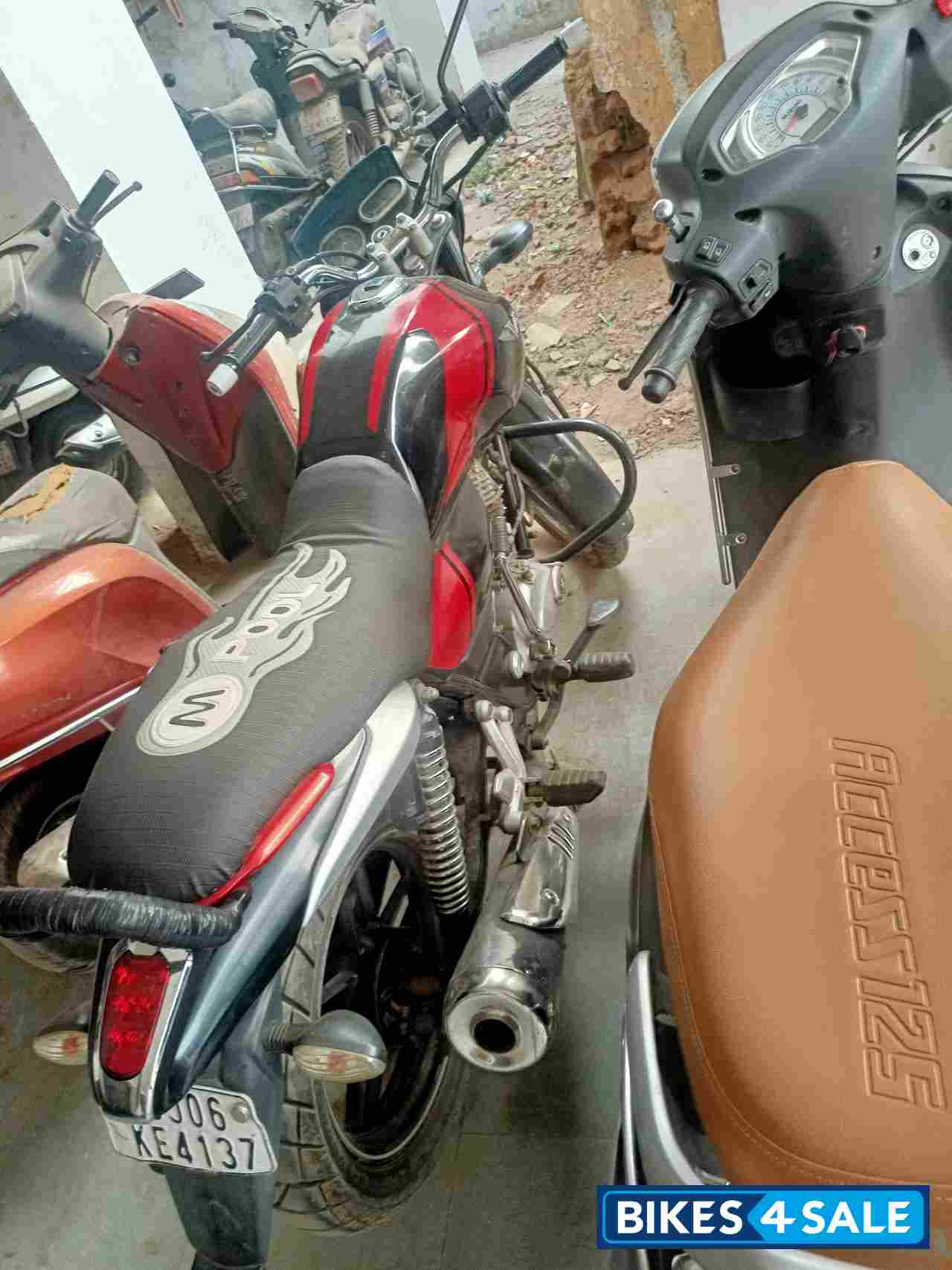 Red Bajaj V15
