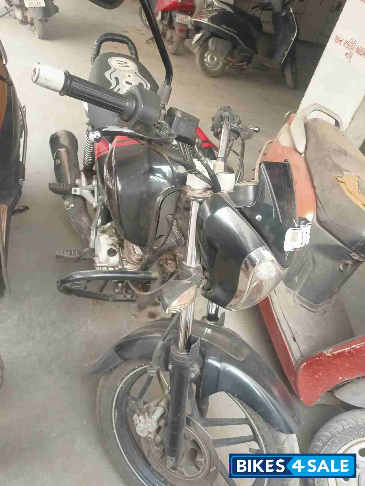 Red Bajaj V15