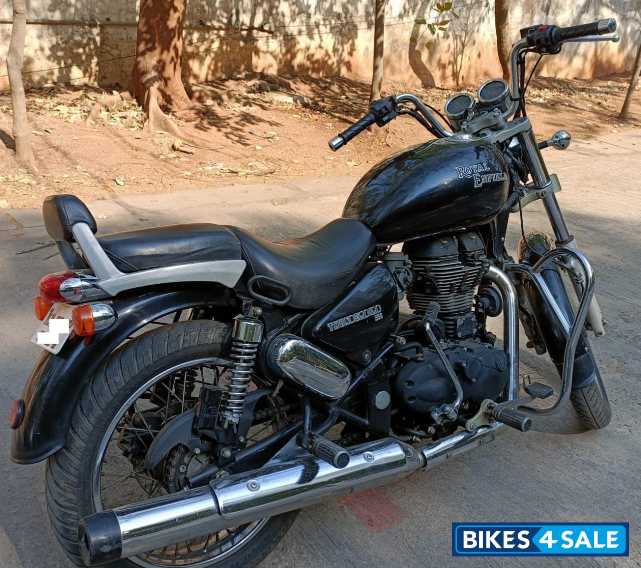 Black Royal Enfield Thunderbird TwinSpark 350