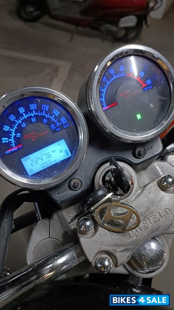 Black Royal Enfield Thunderbird TwinSpark 350