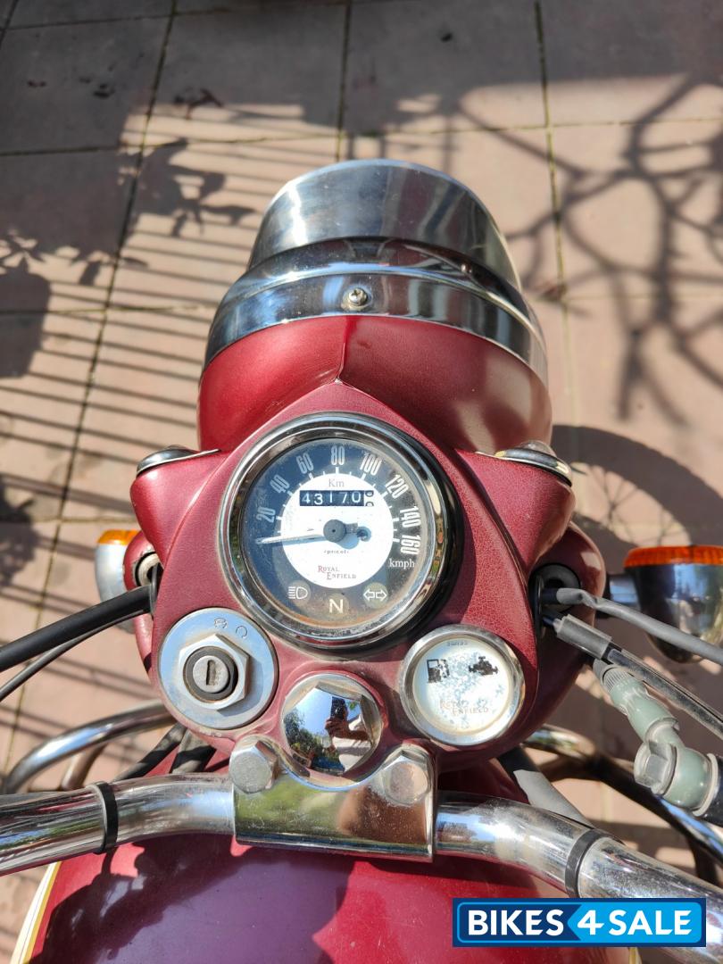 Maroon Royal Enfield Classic 500