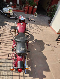 Maroon Royal Enfield Classic 500