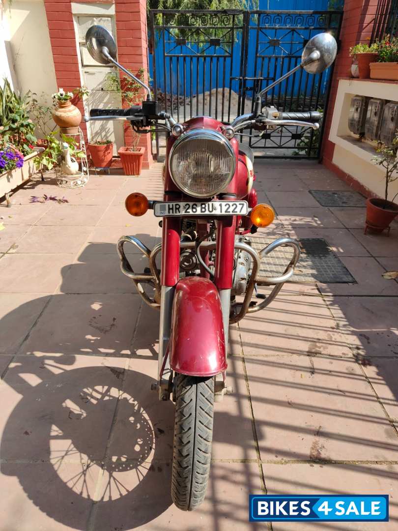 Maroon Royal Enfield Classic 500 Maroon Royal Enfield Classic 500