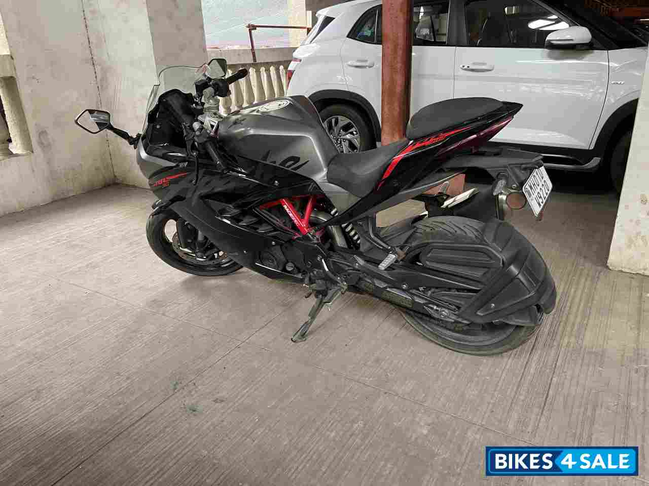 Black TVS Apache RR 310 2020