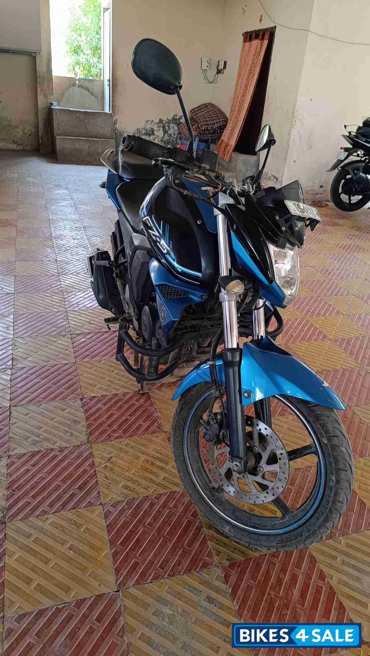 Blue Yamaha FZ-S FI V2