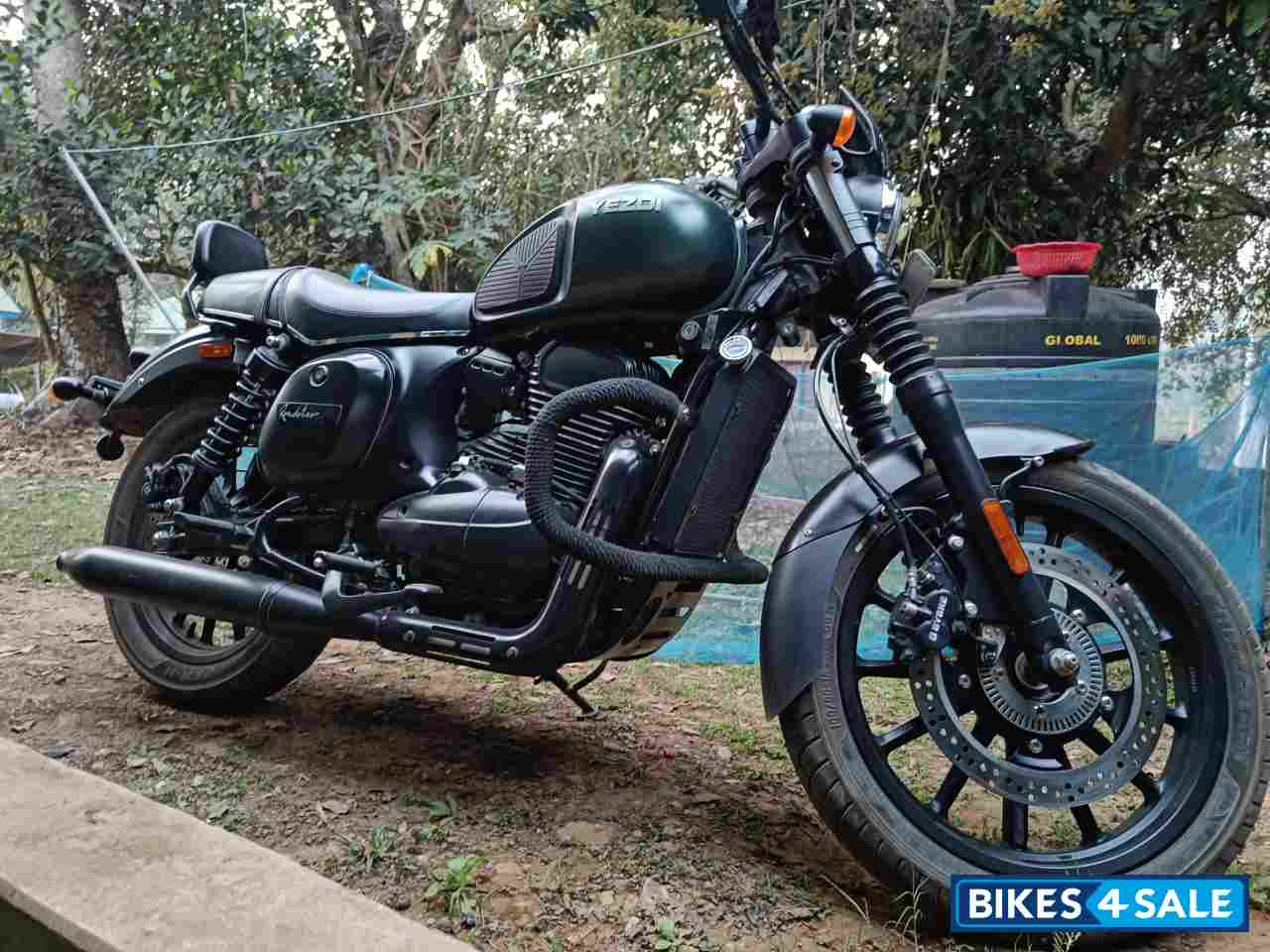 Yezdi Roadster Dark Yezdi Roadster Dark