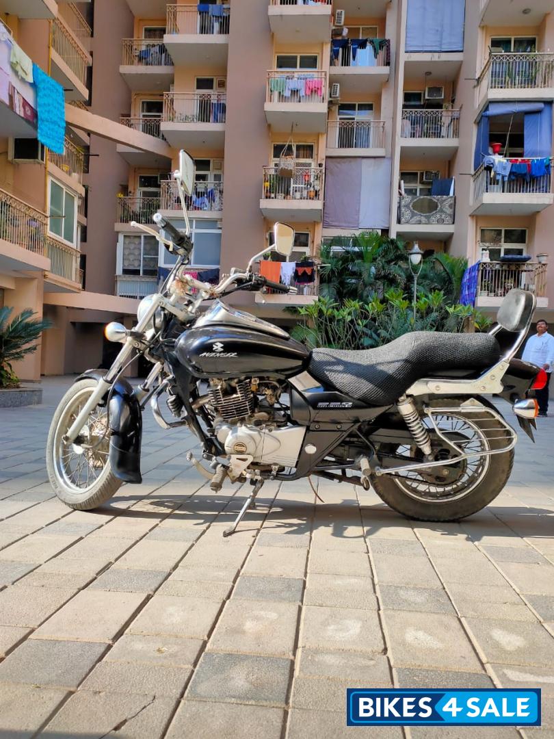 Bajaj Avenger 220 DTS-i