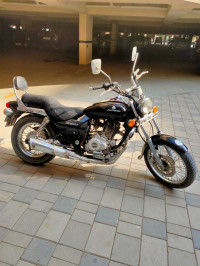 Bajaj Avenger 220 DTS-i