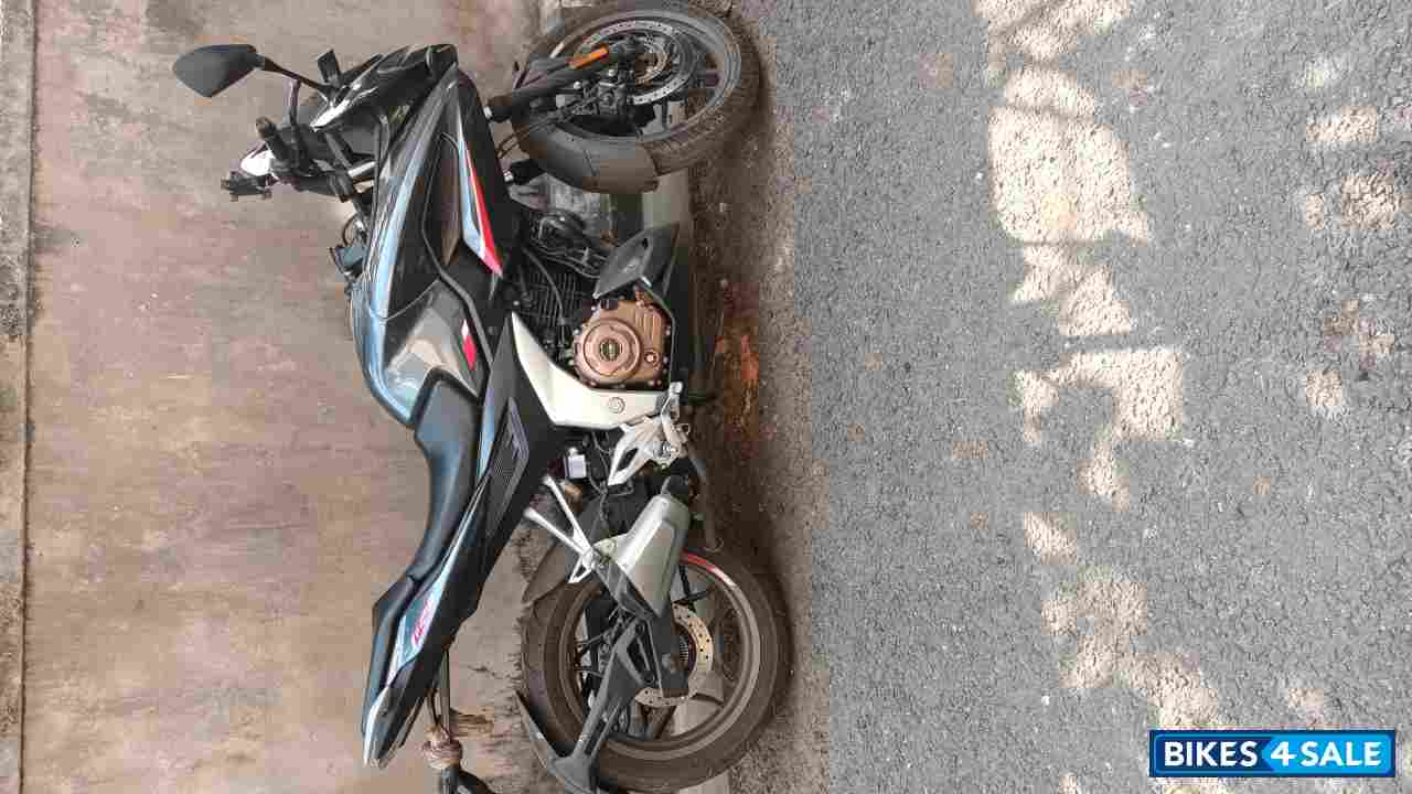 Metalic Black Bajaj Pulsar F250