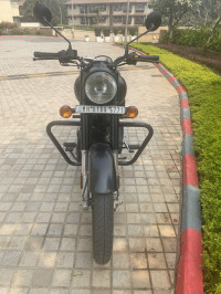 Black Royal Enfield Classic Stealth Black