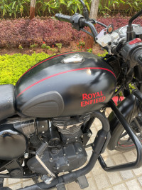 Black Royal Enfield Classic Stealth Black