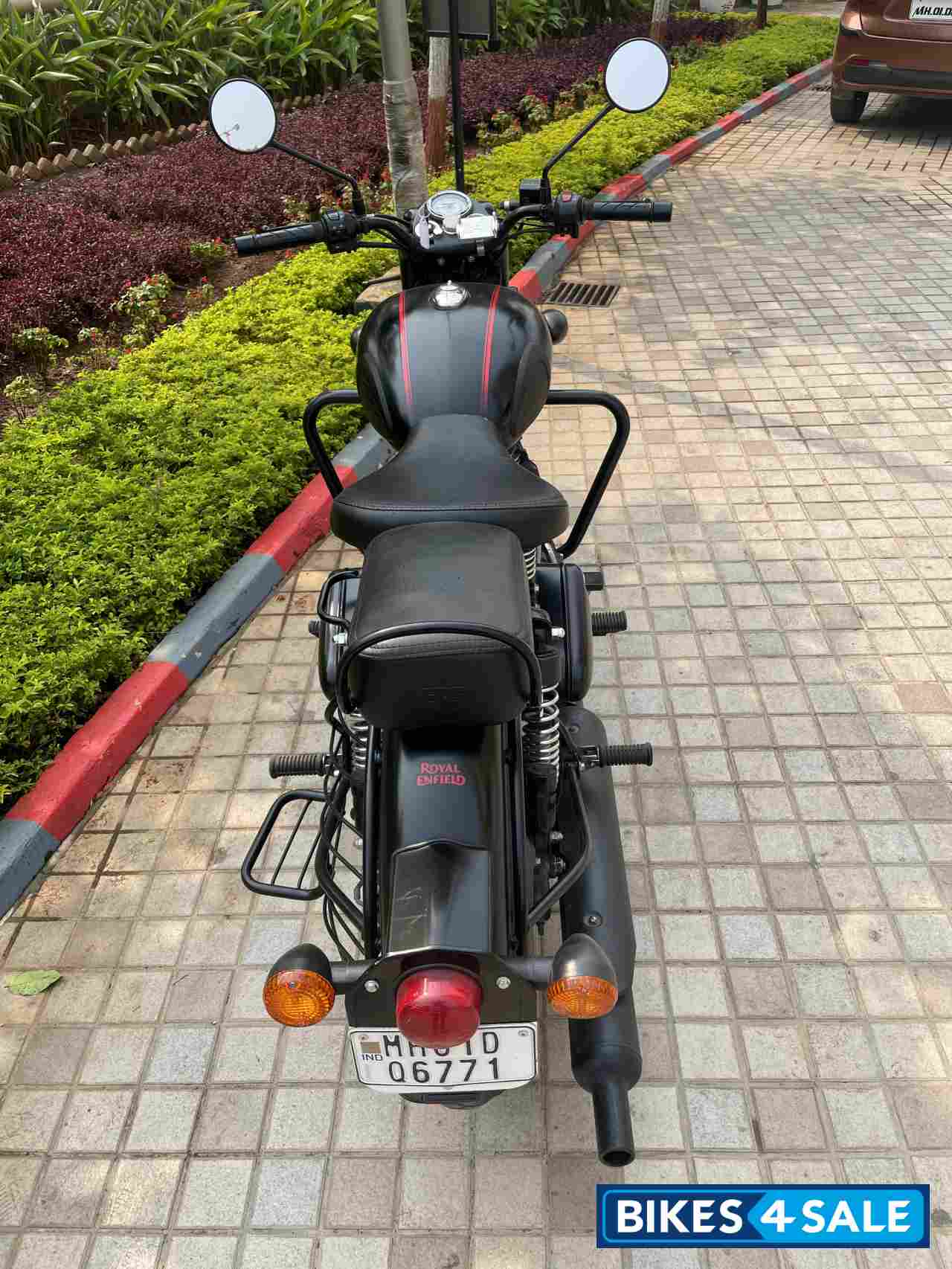 Black Royal Enfield Classic Stealth Black