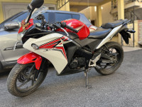 Honda  CBR 150R