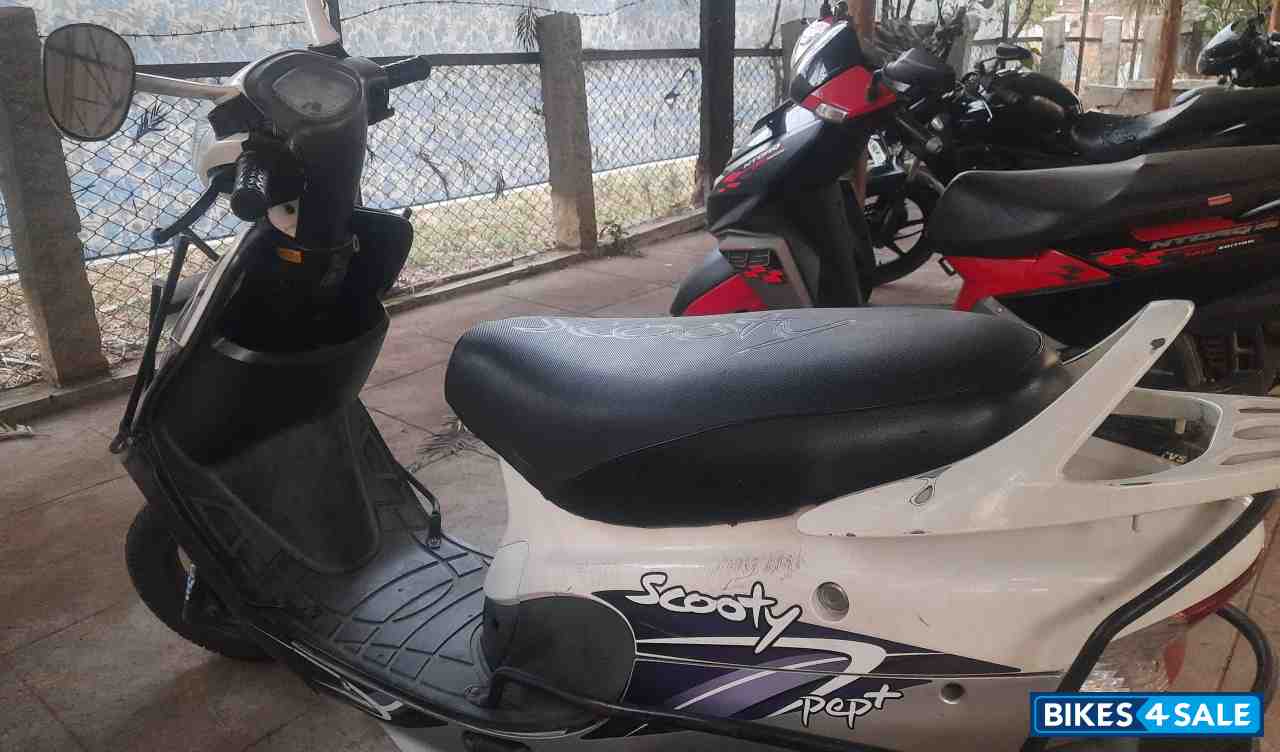 White TVS Scooty Pep Plus White TVS Scooty Pep Plus