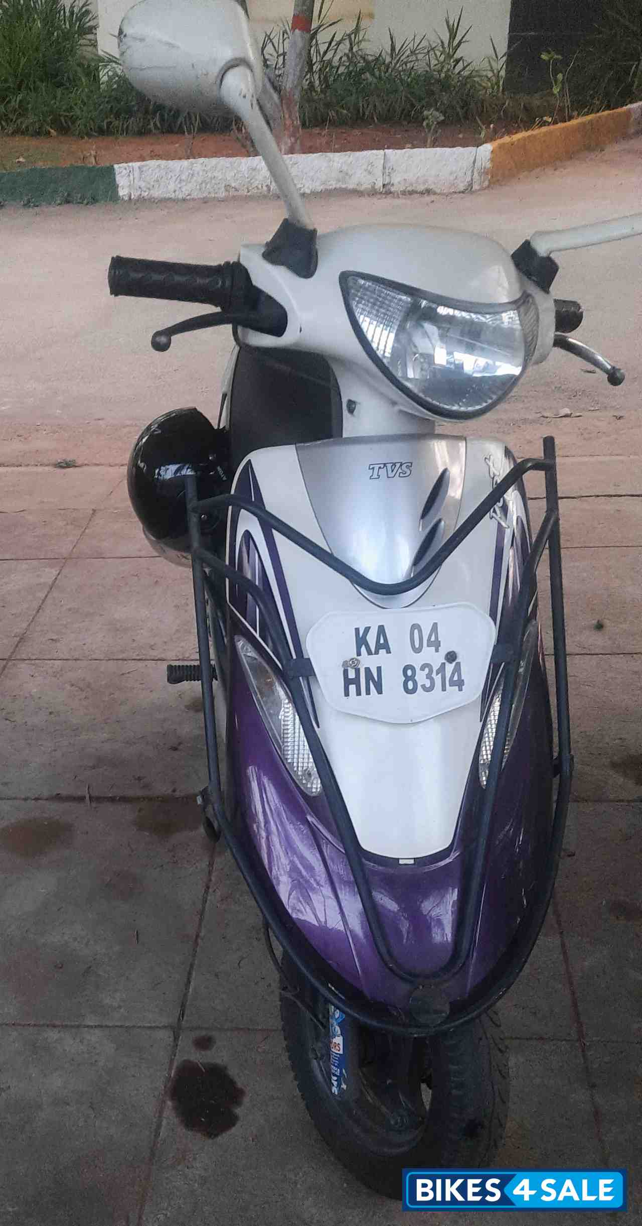 White TVS Scooty Pep Plus White TVS Scooty Pep Plus