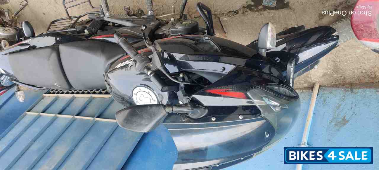 Black Red Bajaj Pulsar 220F