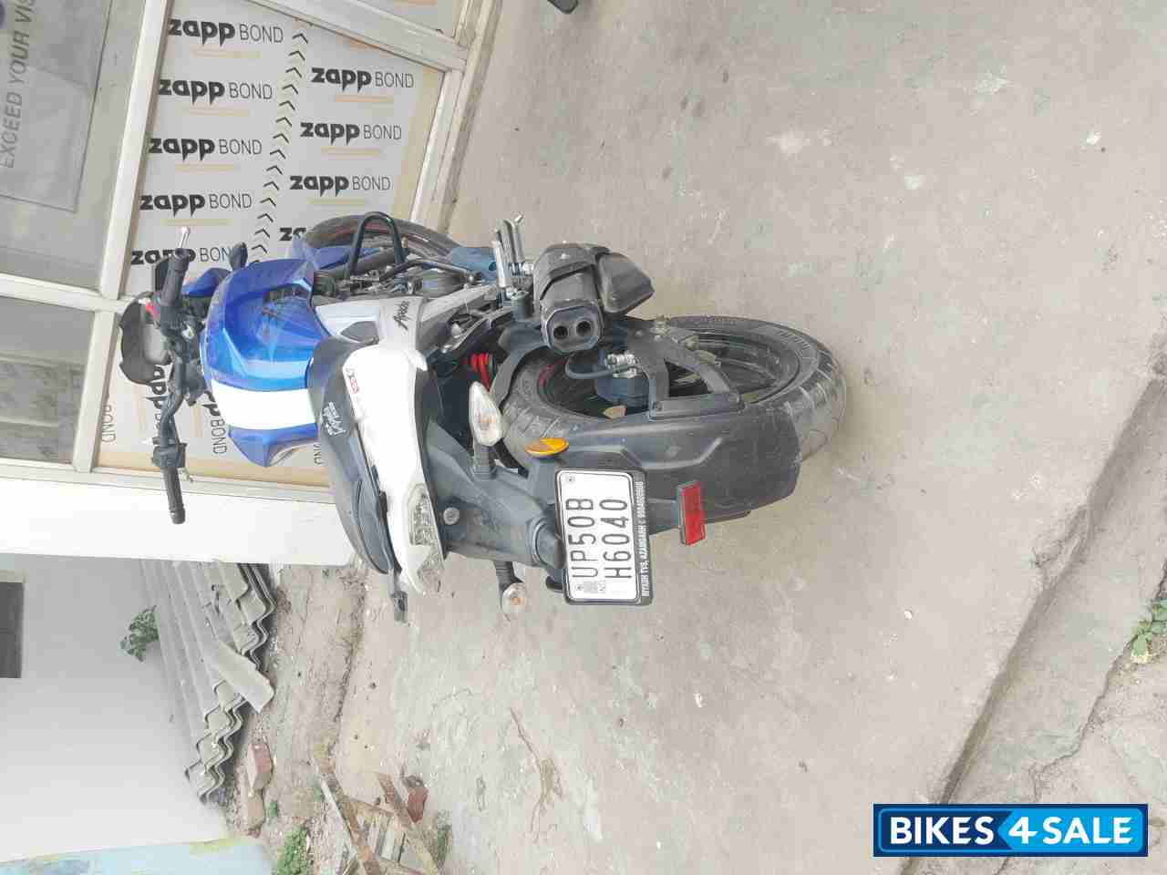 Blue/white TVS Apache RTR 160 4V