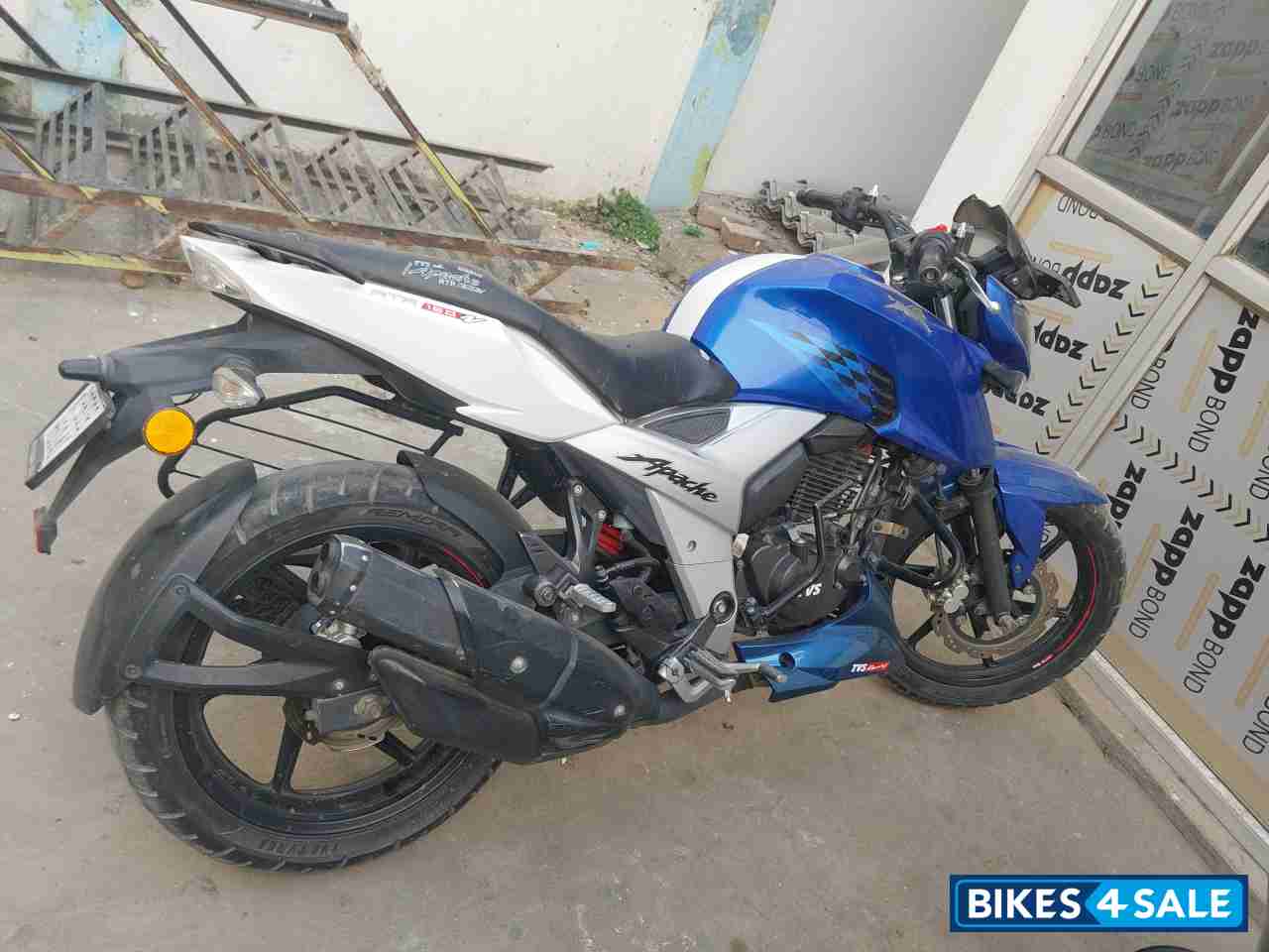 Blue/white TVS Apache RTR 160 4V