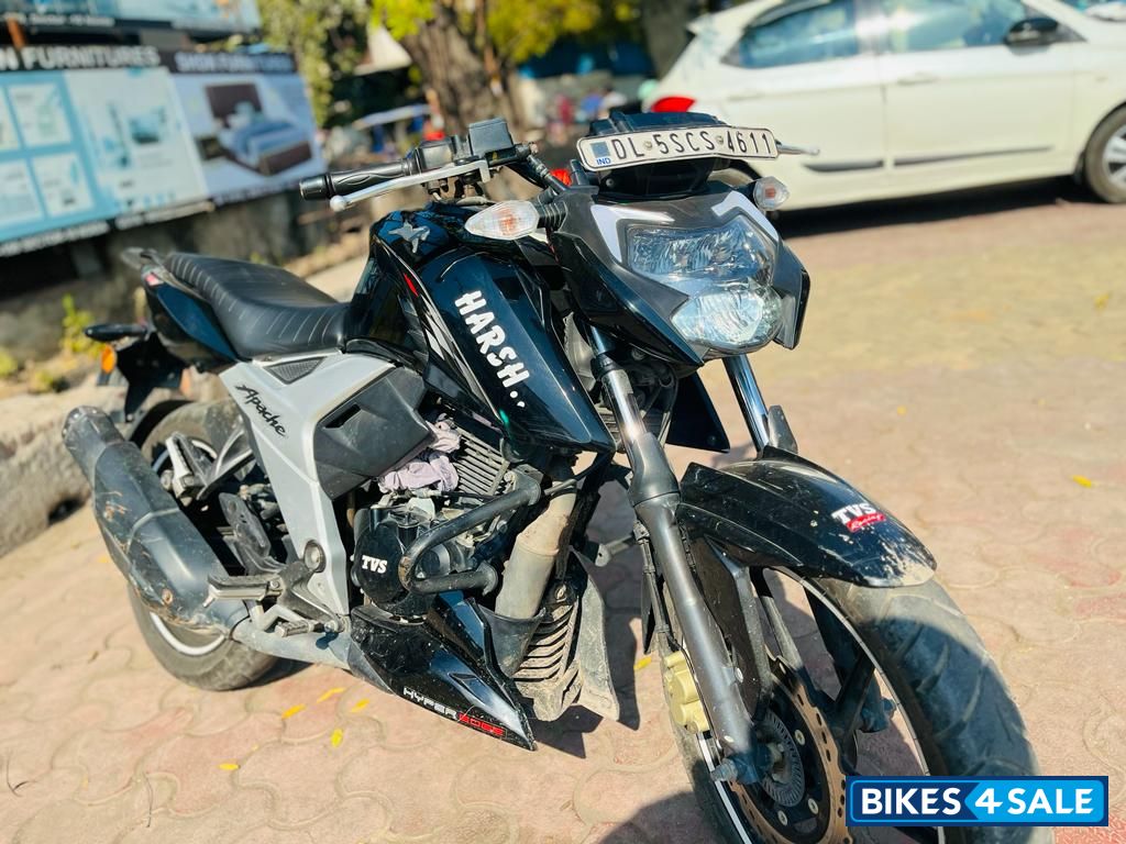 TVS Apache RTR 160 4V BS6