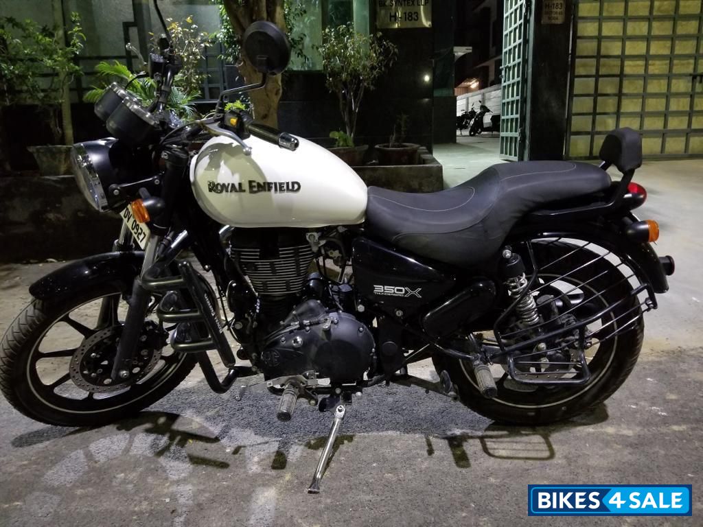 White Royal Enfield Thunderbird X 350