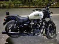 White Royal Enfield Thunderbird X 350