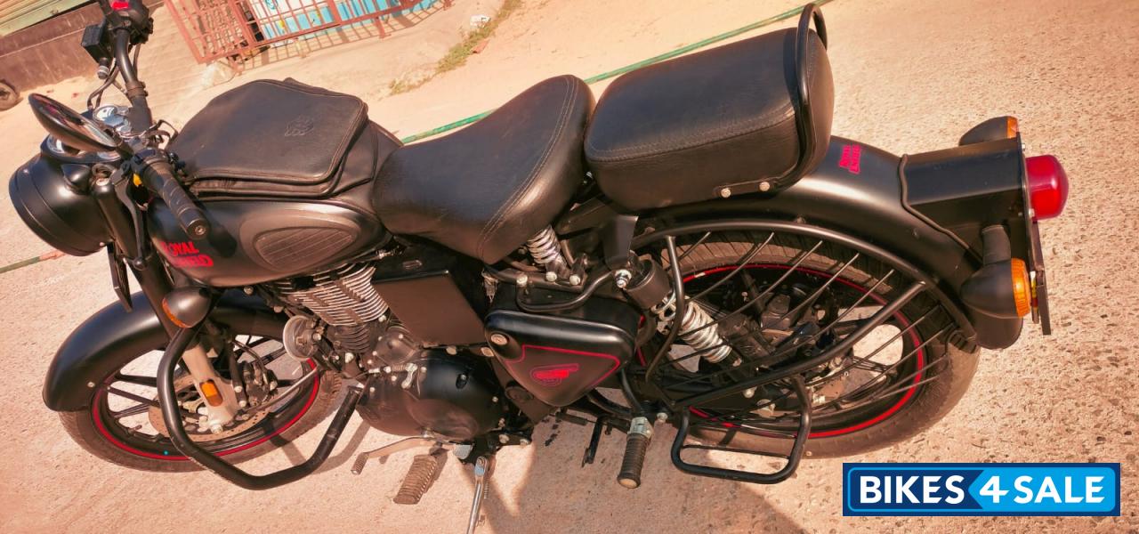Stealth Black Royal Enfield Classic 350