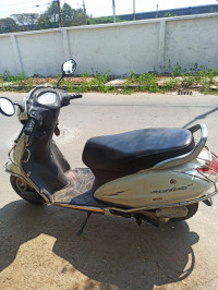 White Honda Activa 4G