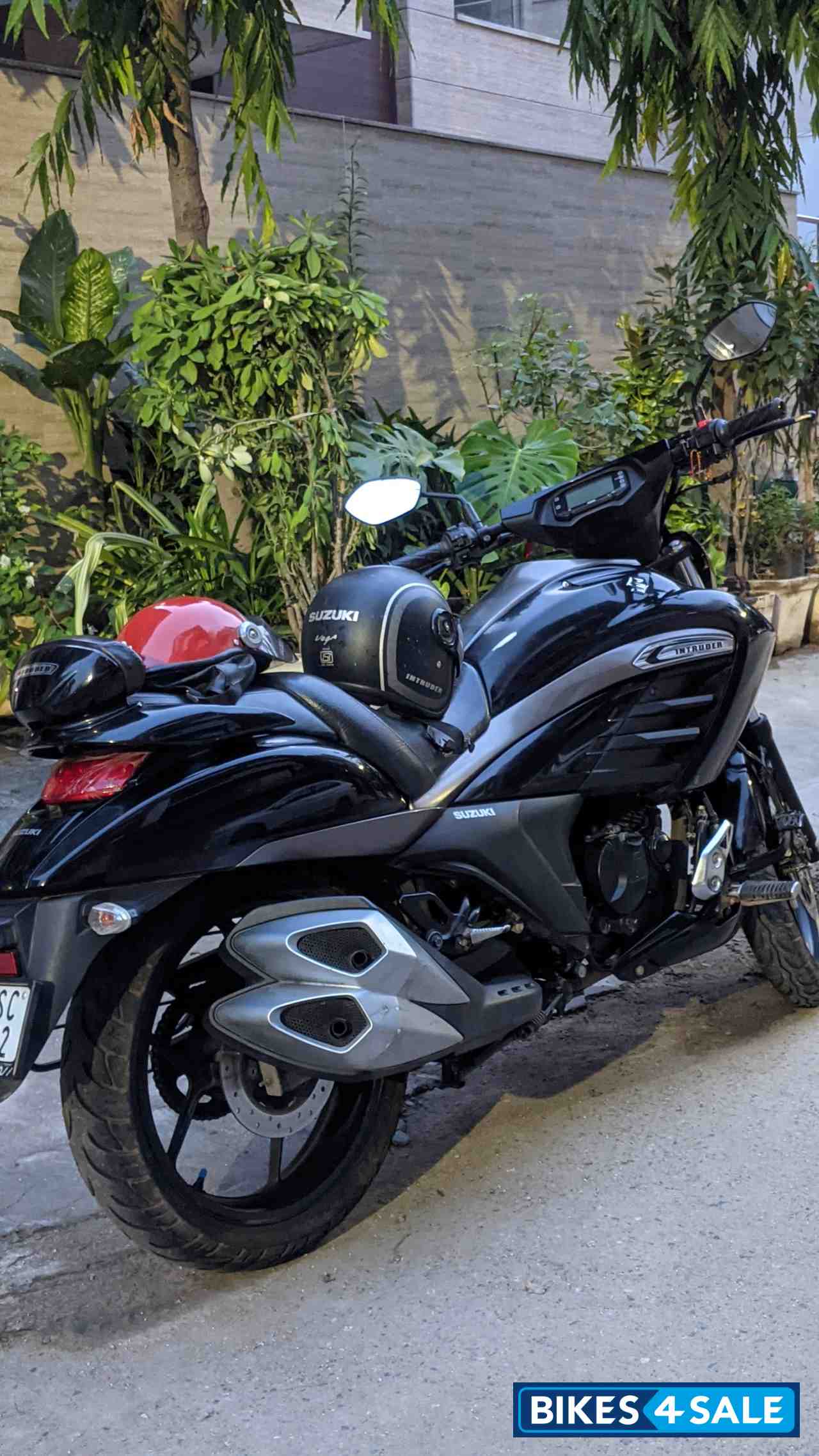 Black Suzuki Intruder 150