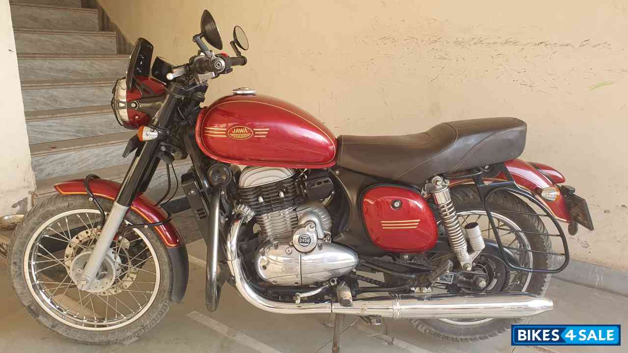 Comet Red Jawa forty two