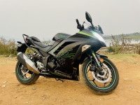 Ebony Kawasaki Ninja 300 BS6 2022