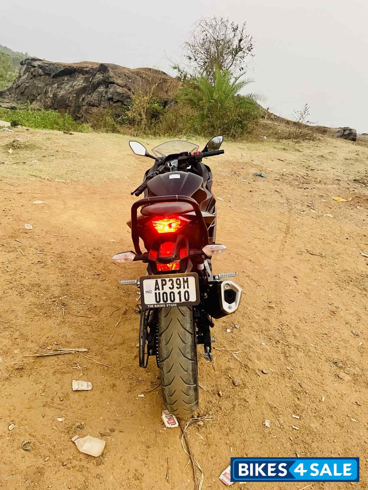 Ebony Kawasaki Ninja 300 BS6 2022