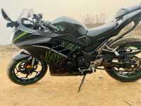 Ebony Kawasaki Ninja 300 BS6 2022