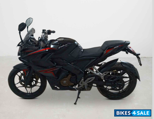 Bajaj Pulsar RS 200