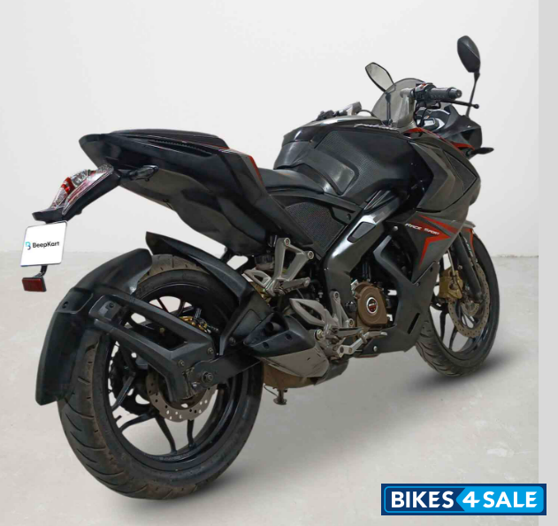 Bajaj Pulsar RS 200