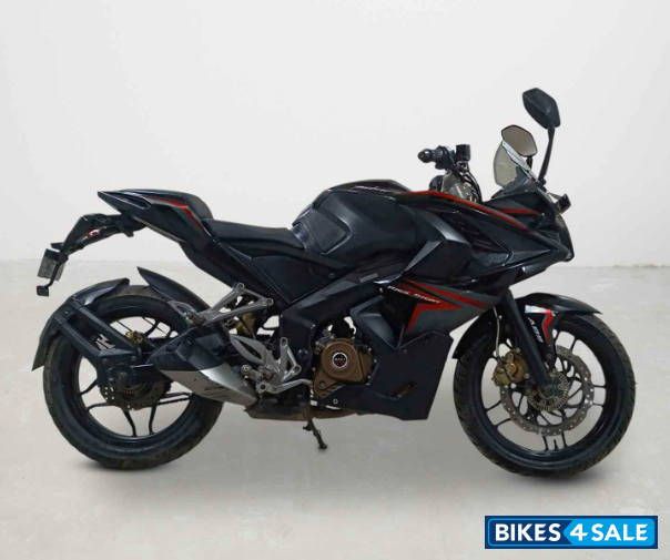 Bajaj Pulsar RS 200