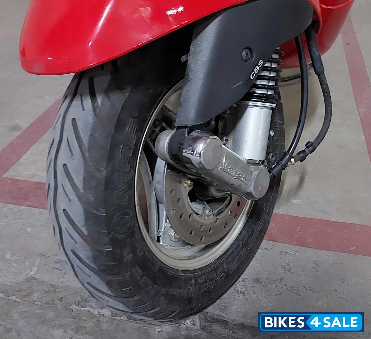 Red Vespa ZX 125 BS6 Red Vespa ZX 125 BS6