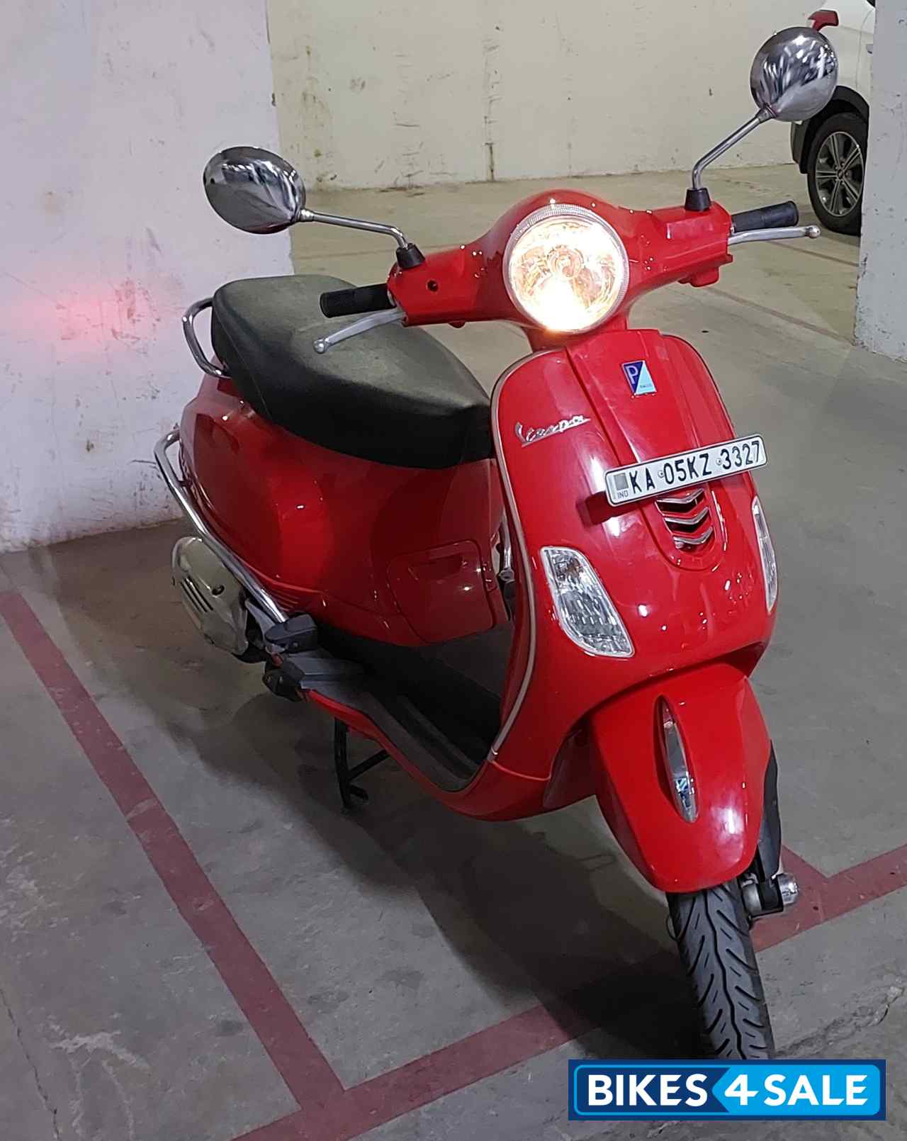 Red Vespa ZX 125 BS6