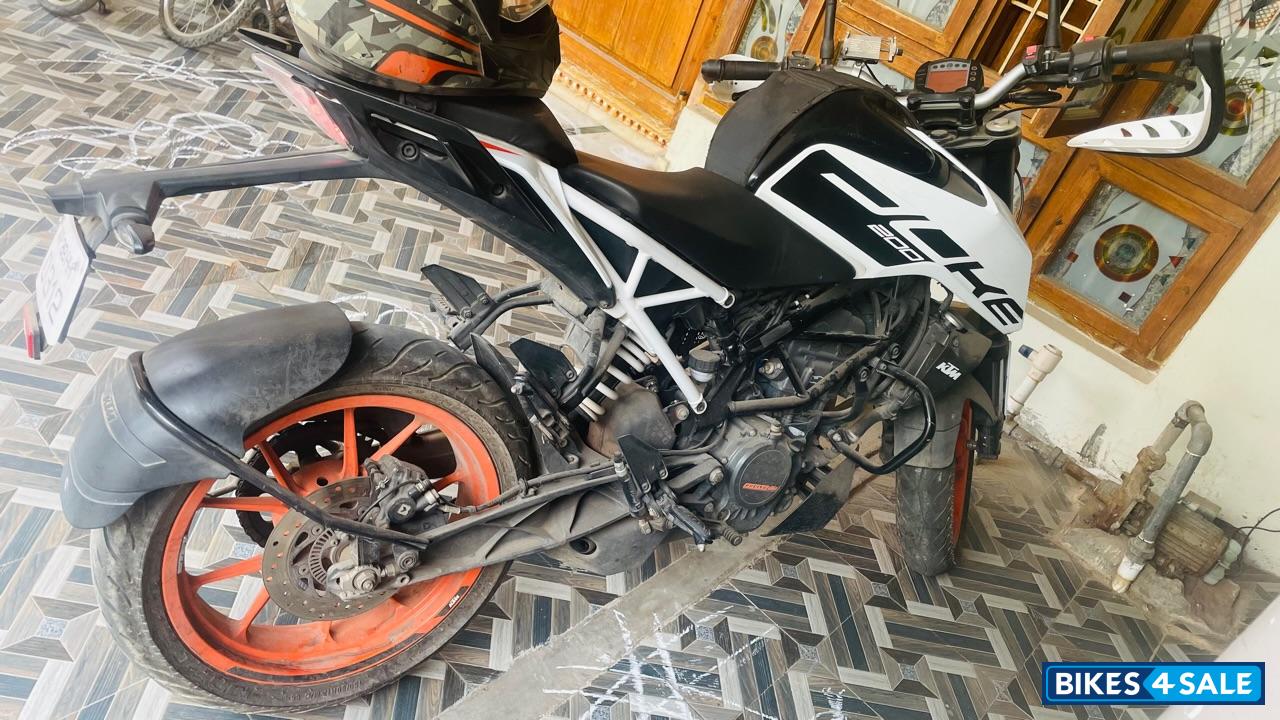 KTM Duke 200