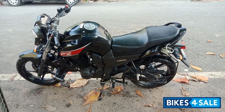 Black, Red Yamaha FZ16