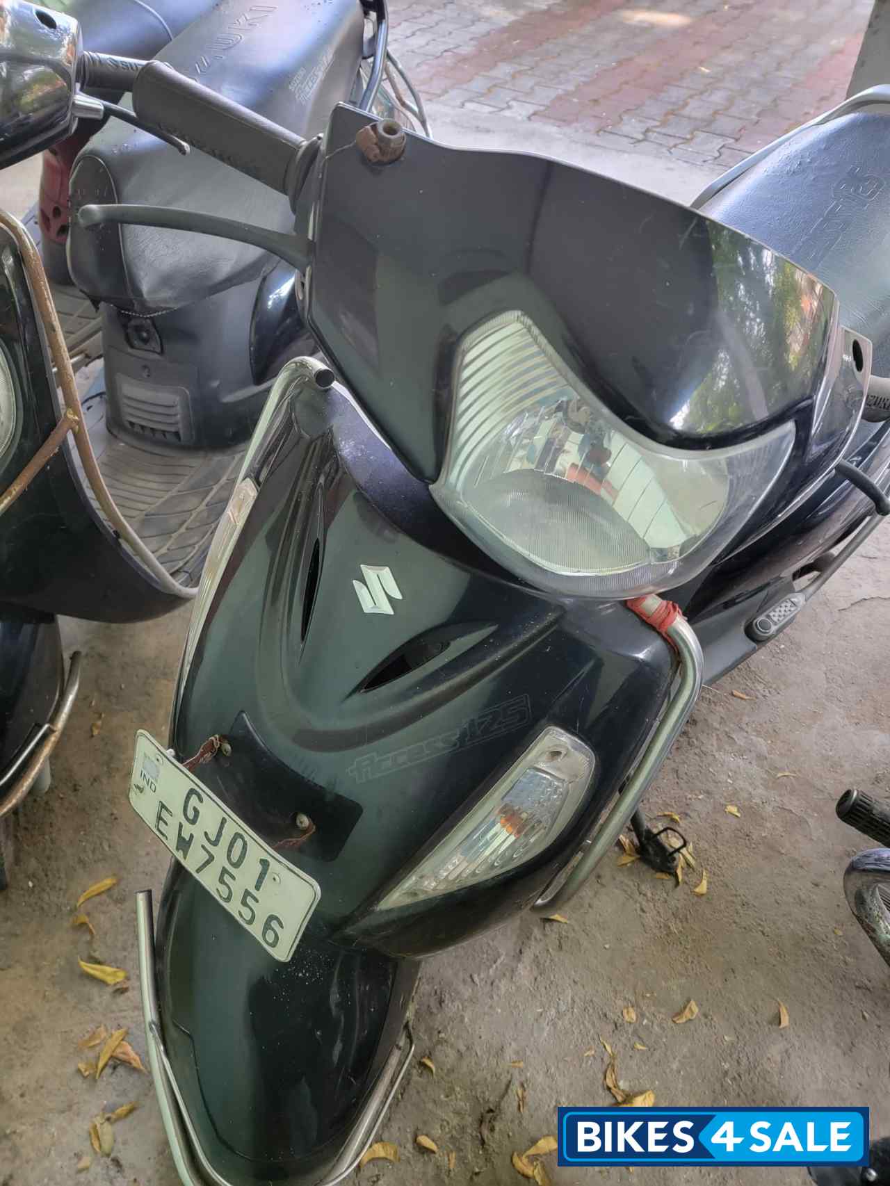 Black Suzuki Access 125