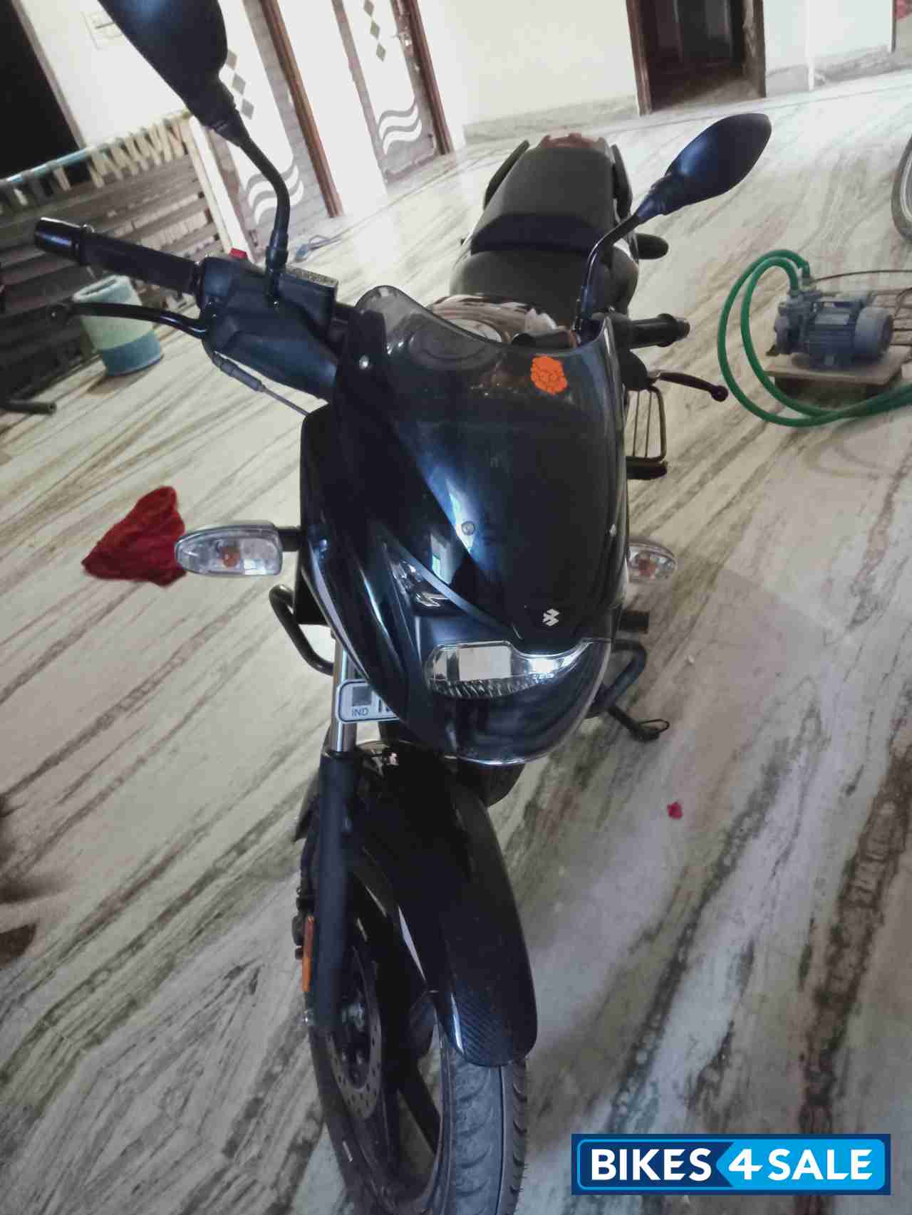 Bajaj Pulsar 125 Split Seat