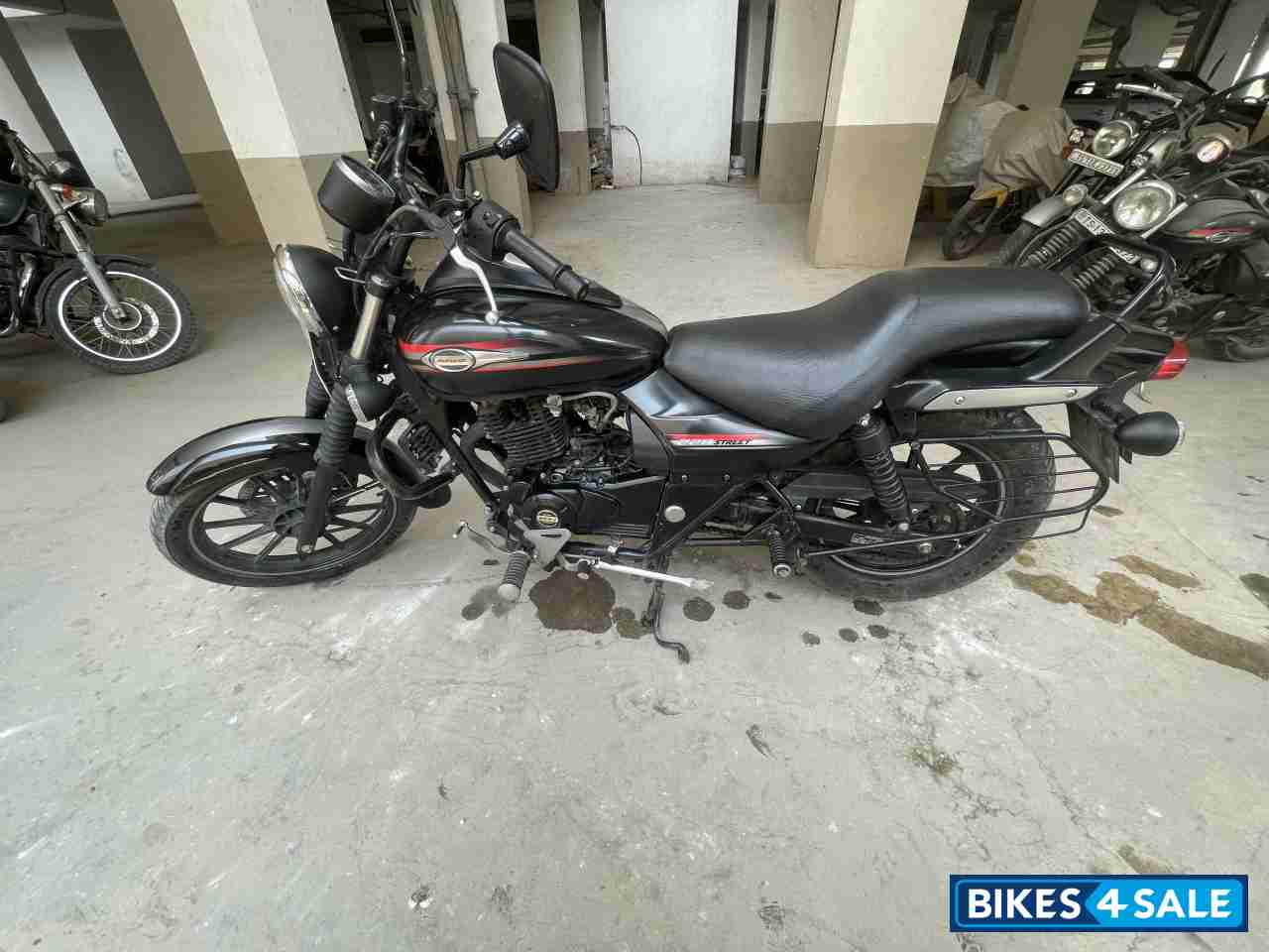 Bajaj Avenger 220 DTS-i