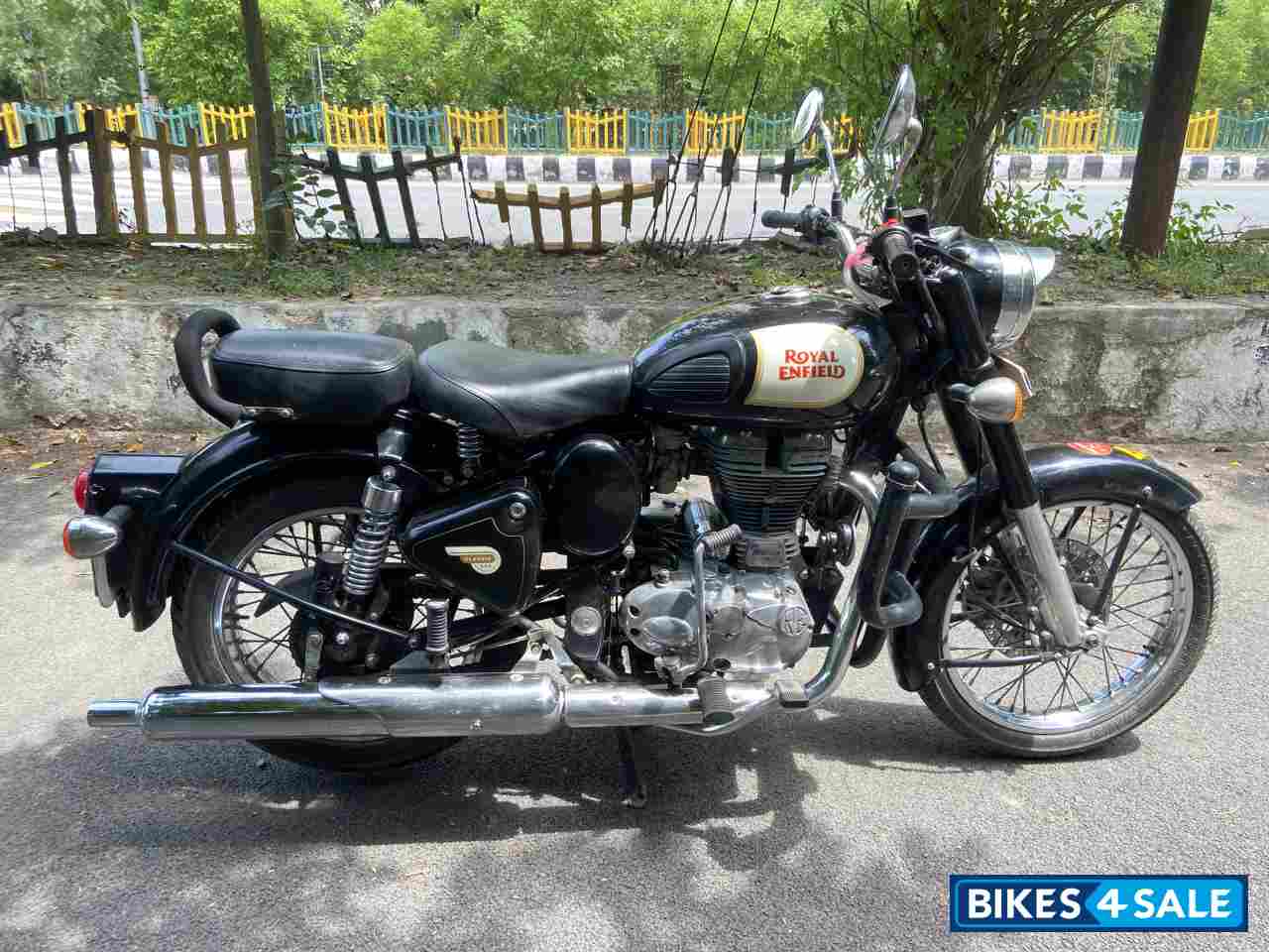 Black Royal Enfield Classic 350